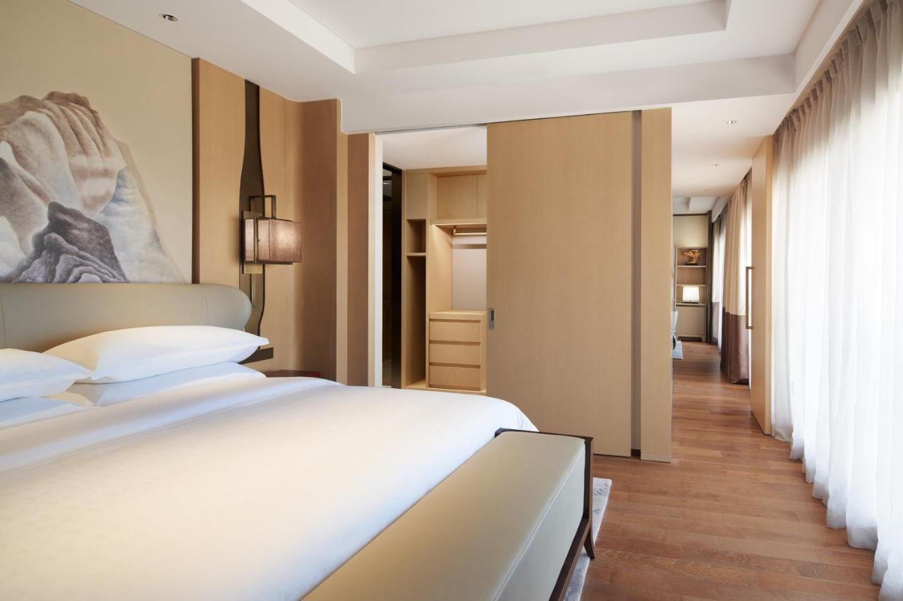 Sheraton Yunfu Xinxing Hotel Buitenkant foto