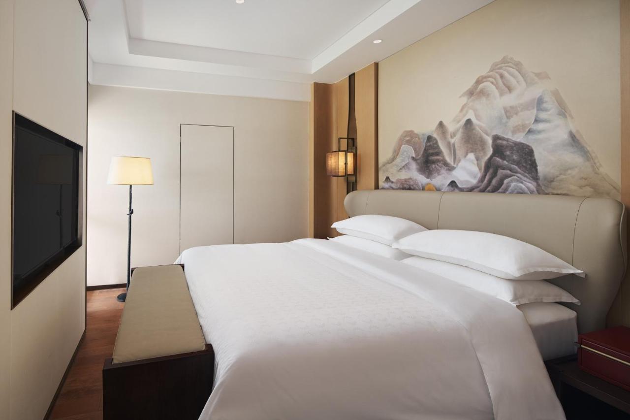 Sheraton Yunfu Xinxing Hotel Buitenkant foto