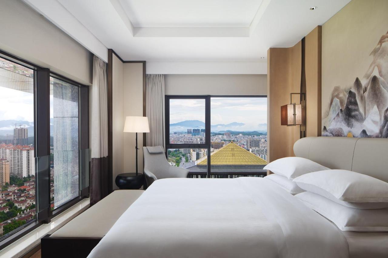 Sheraton Yunfu Xinxing Hotel Buitenkant foto